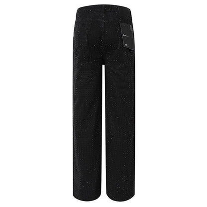 Trendige schwarze Jeans mit Nieten