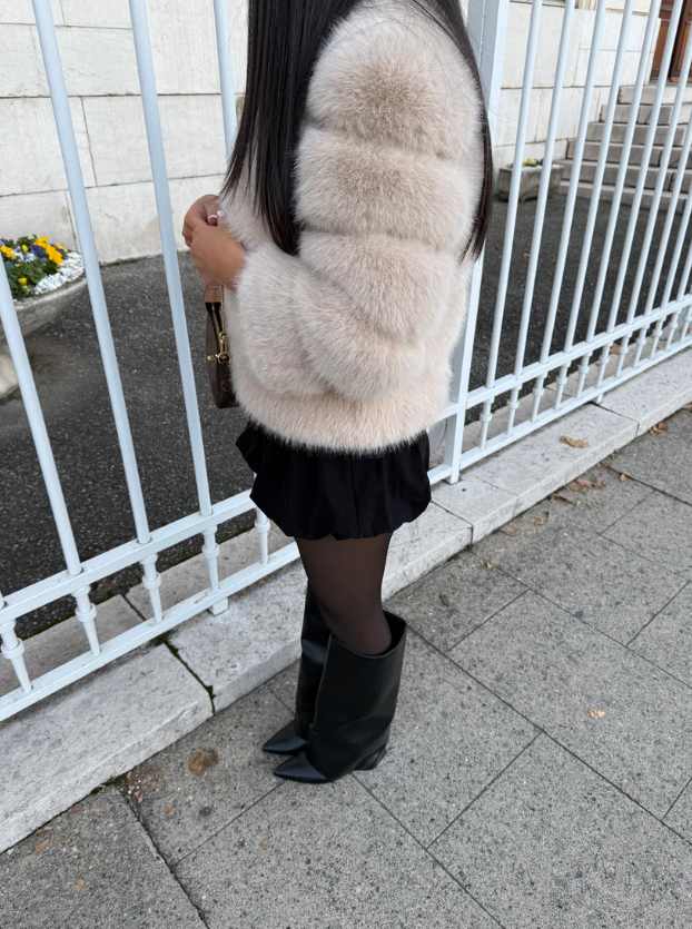 Ferné Elegant Fur Jacket