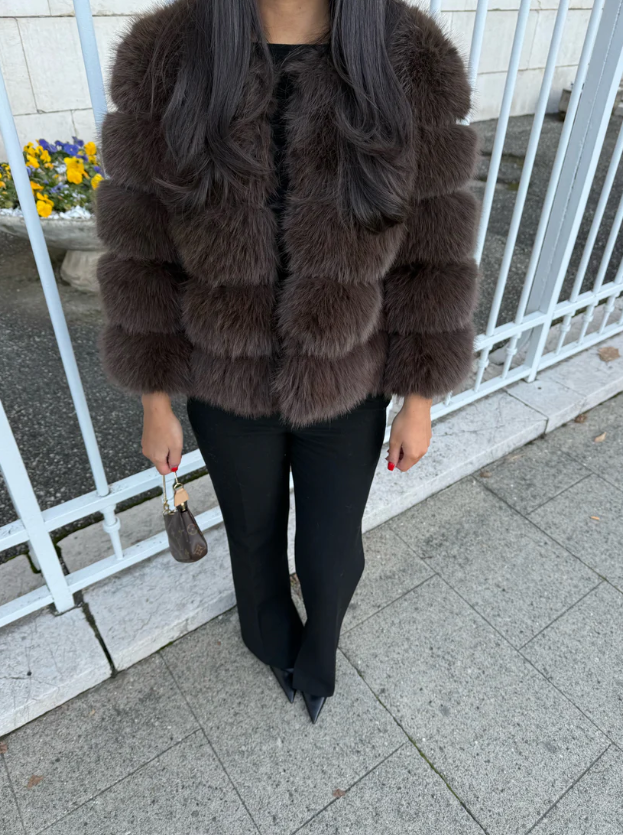 Ferné Elegant Fur Jacket